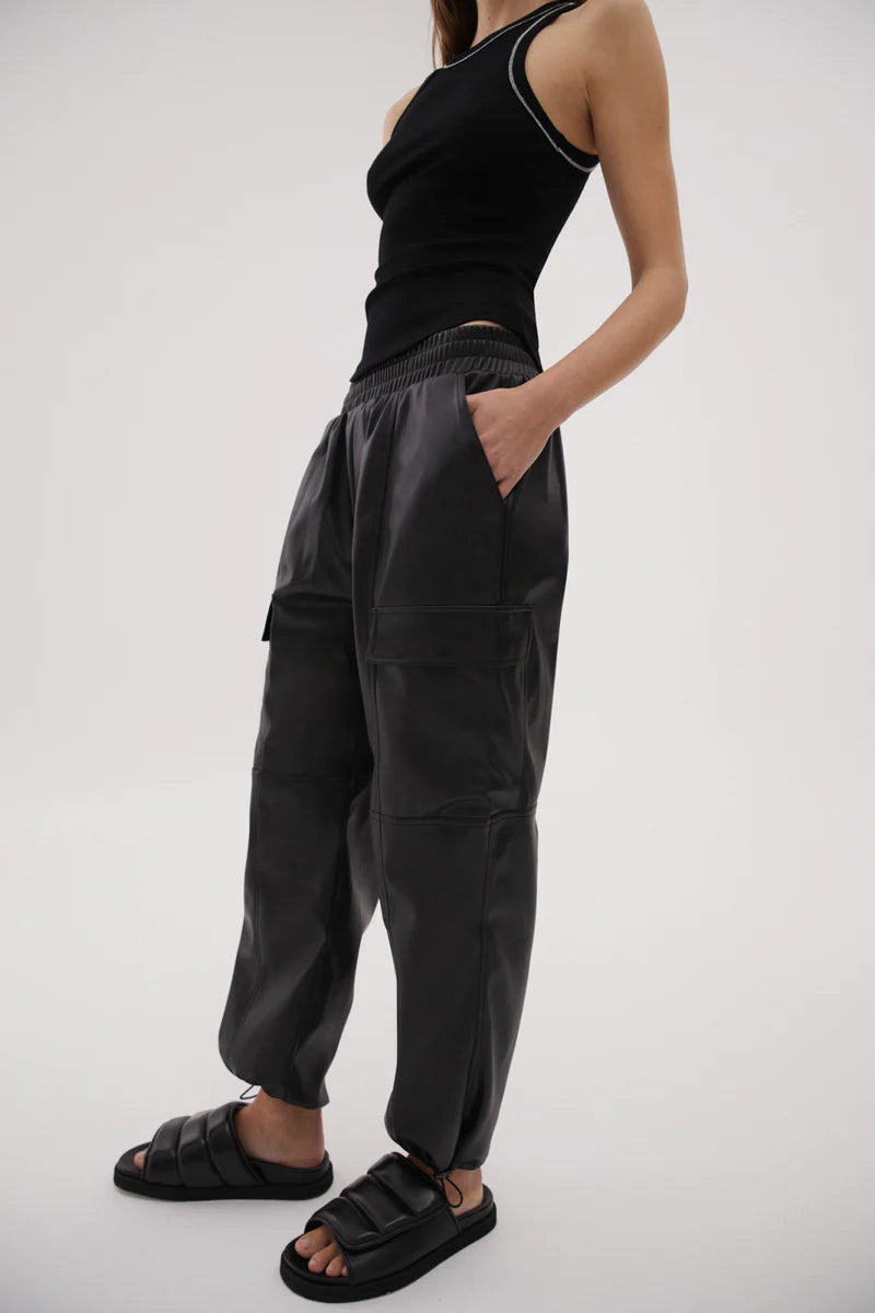 Elysian Collective Misha Urban Elian Jogger Black