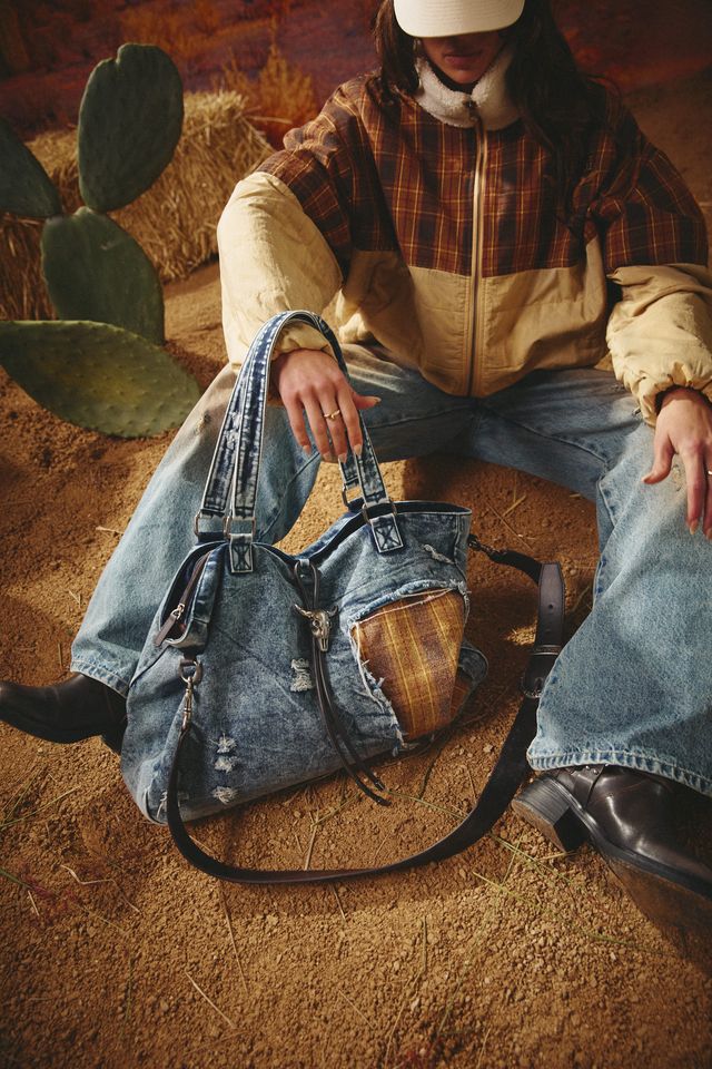 Elysian Collective Sabbi The No Bull Overnight Bag