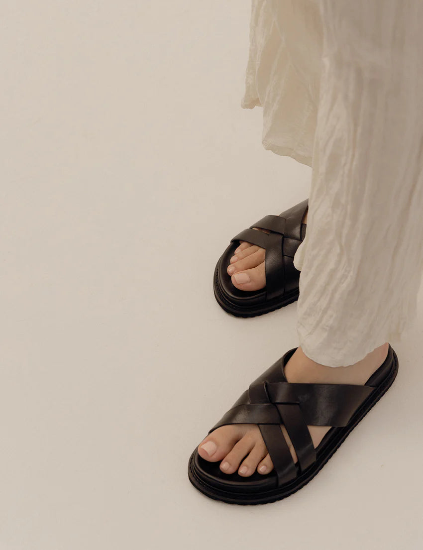 Elysian Collective La Tribe Cross Cut Slide Black