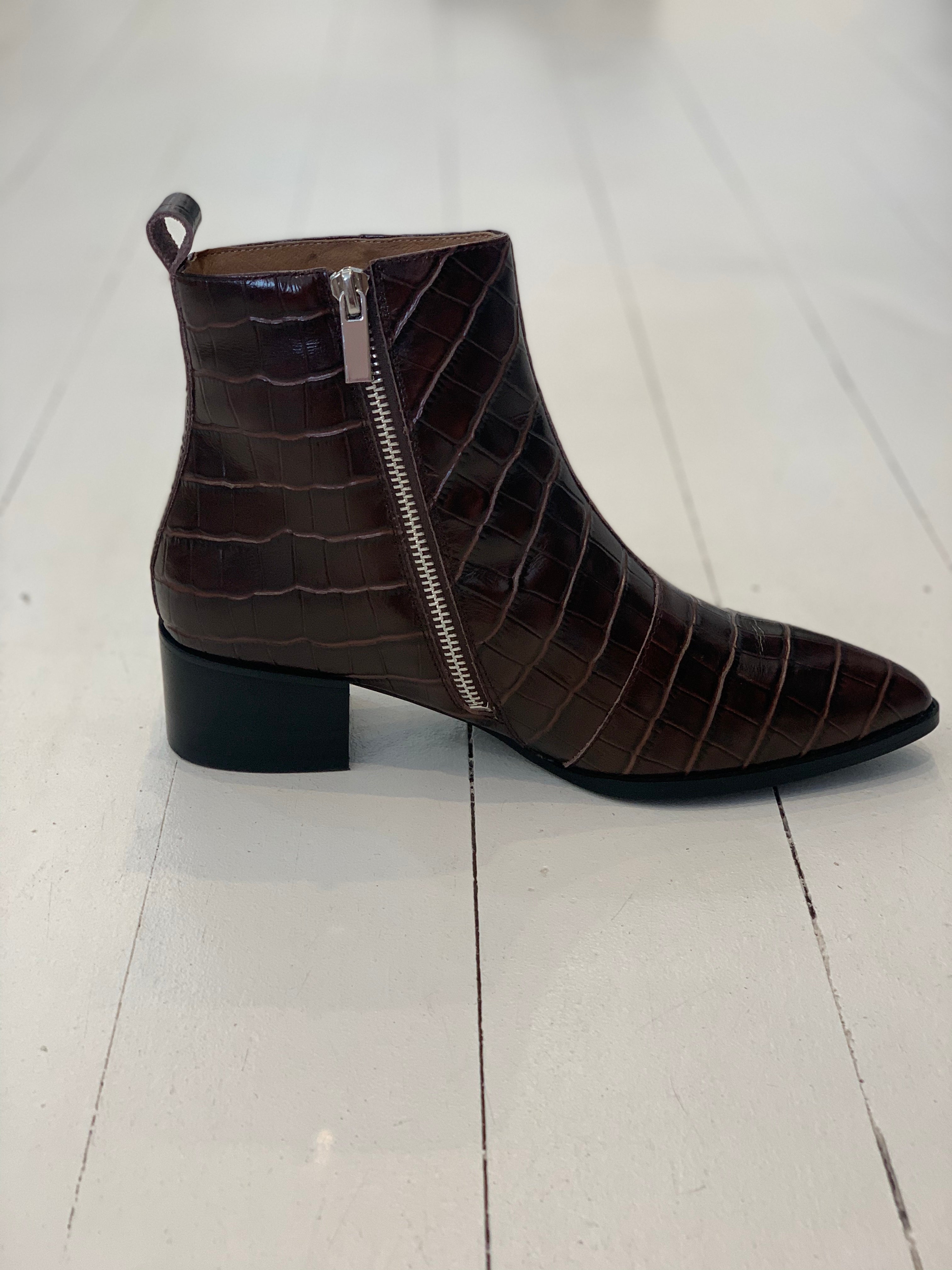 SKIN FOOTWEAR - Corban Boot (Brown Croc)