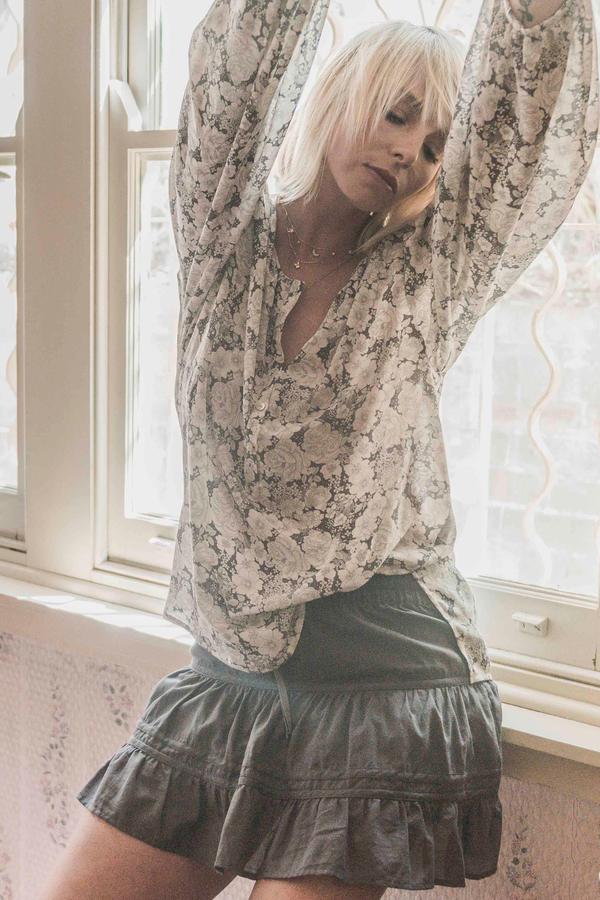 SOLEILUNA - Tiered Tie Mini (Smoked Black)