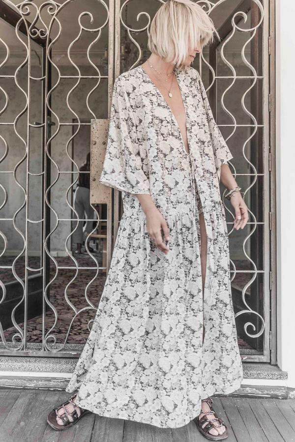 SOLEILUNA - Wrap Duster (Vintage Blooms)