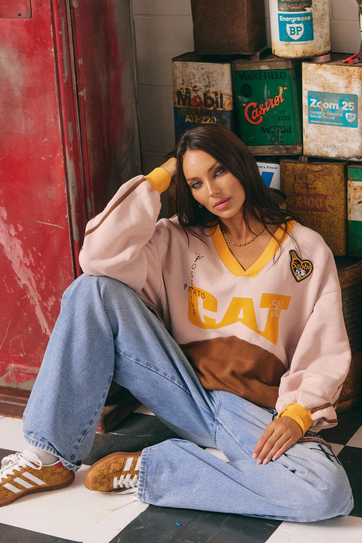 SABBI - CAT V NECK CREW (PEACH & BROWN)
