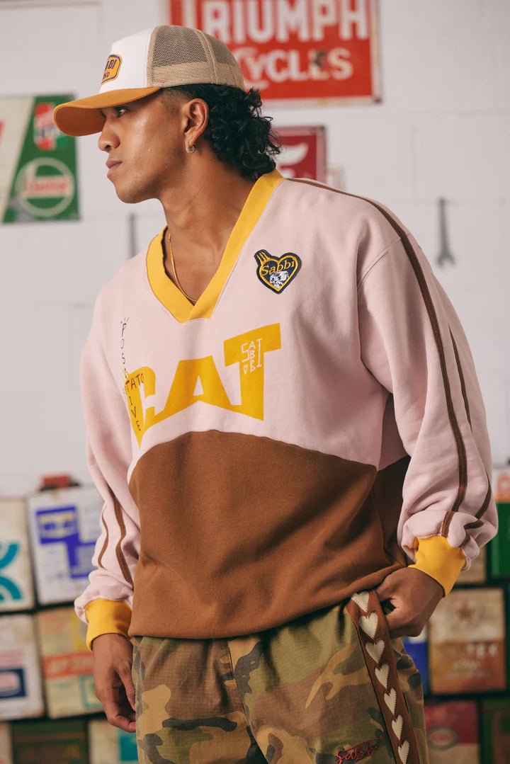 SABBI - CAT V NECK CREW (PEACH & BROWN)
