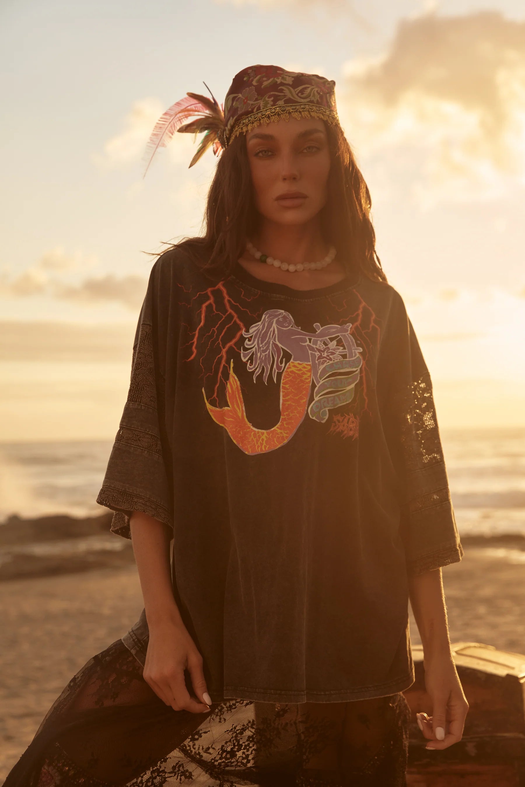 Elysian Collective Sabbi The Chase Your Dreams Lace Tee Black