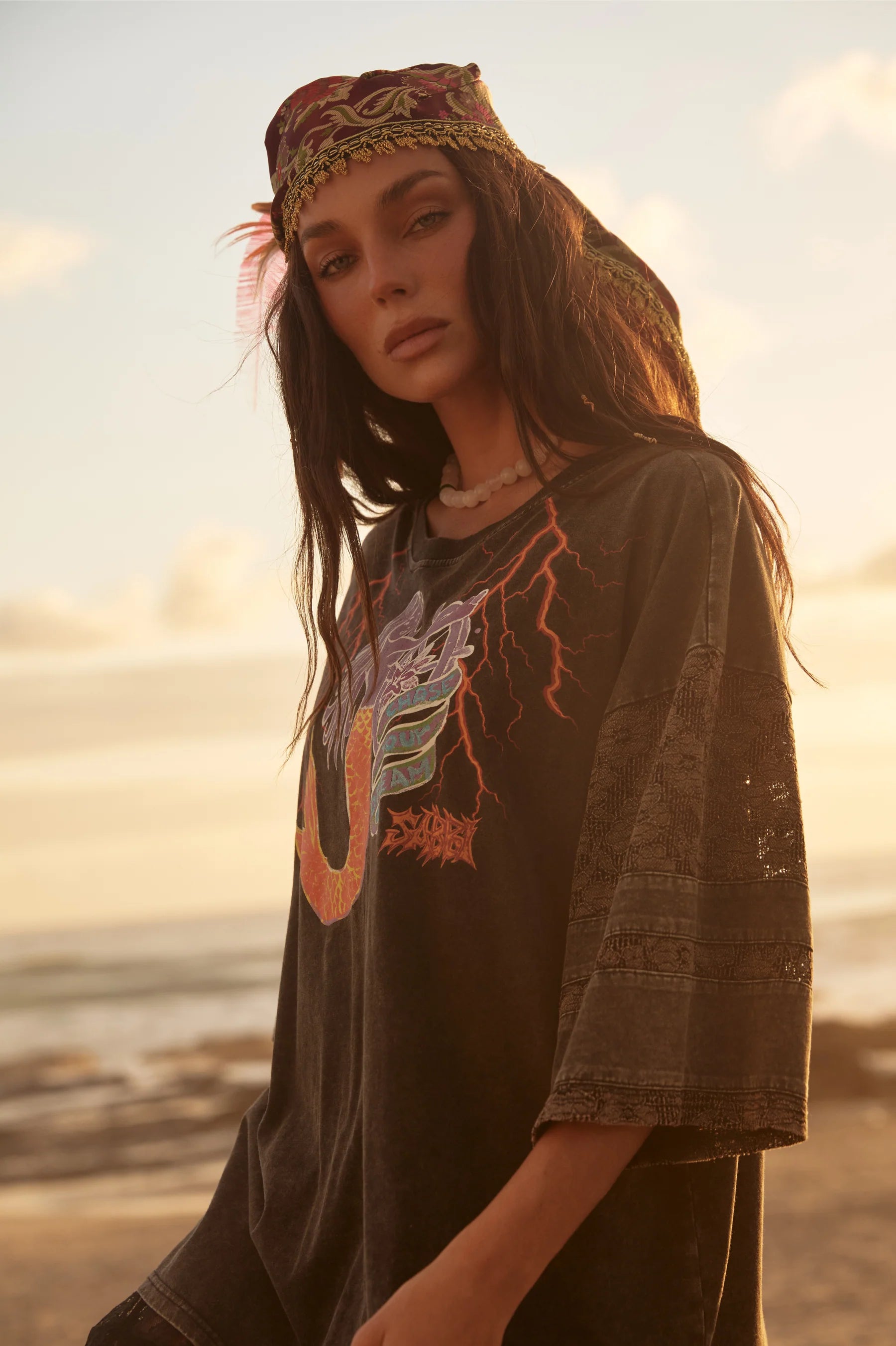 Elysian Collective Sabbi The Chase Your Dreams Lace Tee Black