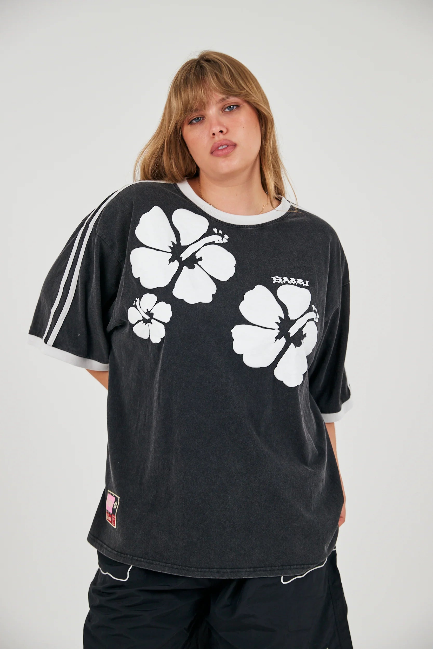 SABBI - THE HIBISCUS TEE (WASHED BLACK)