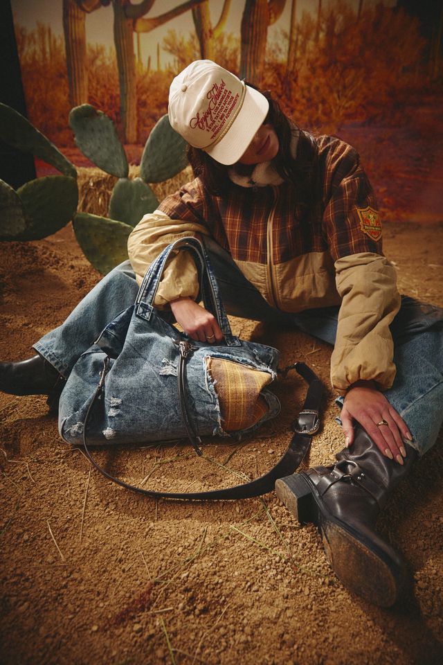 Elysian Collective Sabbi The No Bull Overnight Bag