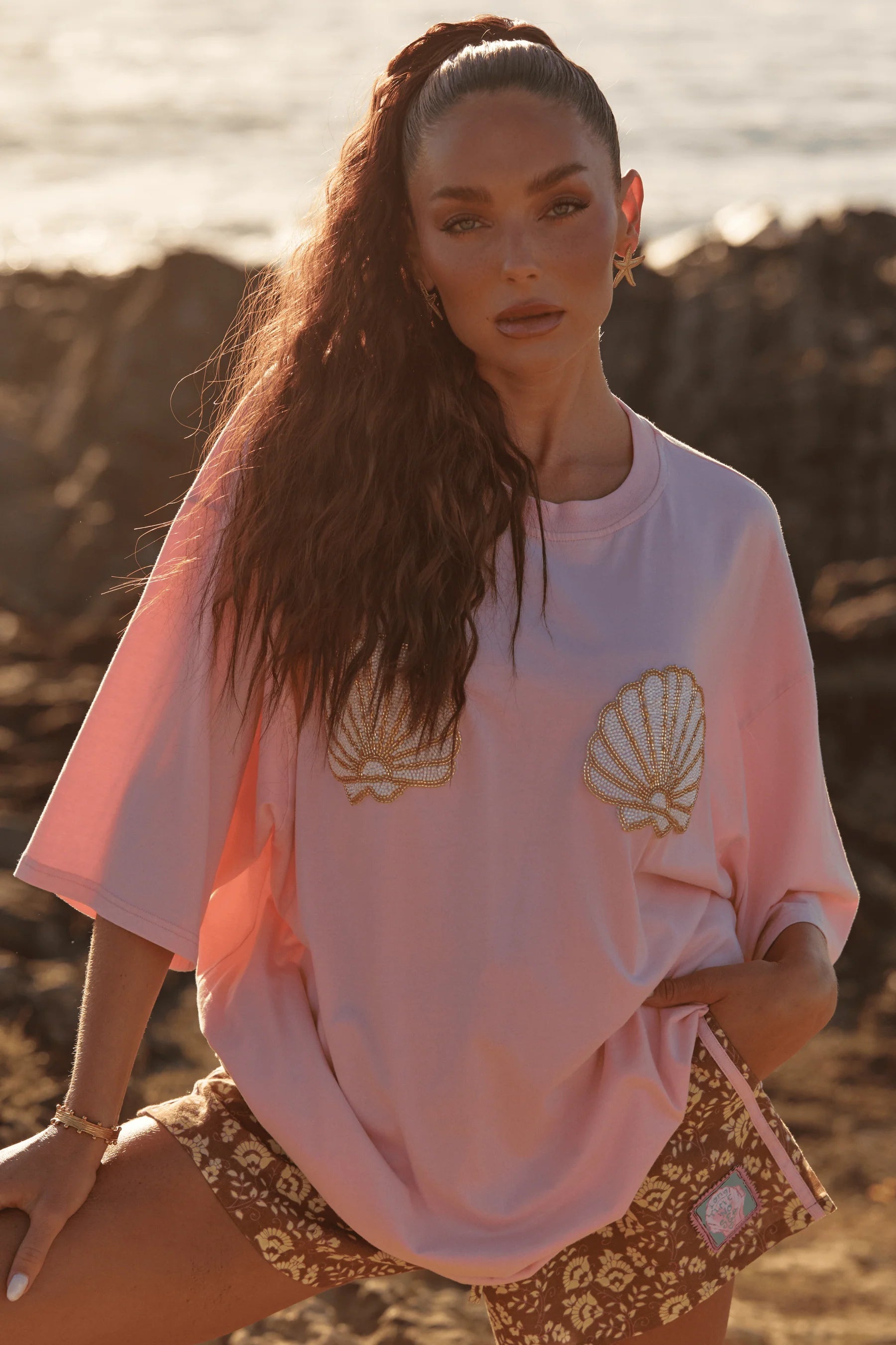 SABBI - THE VERY OVERSIZED SHELL TITTY TEE (LIGHT PINK)