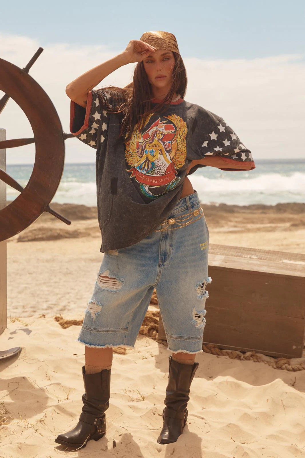 Elysian Collective Sabbi The Very Oversized Vintage Dream Big Brenda Tee Black