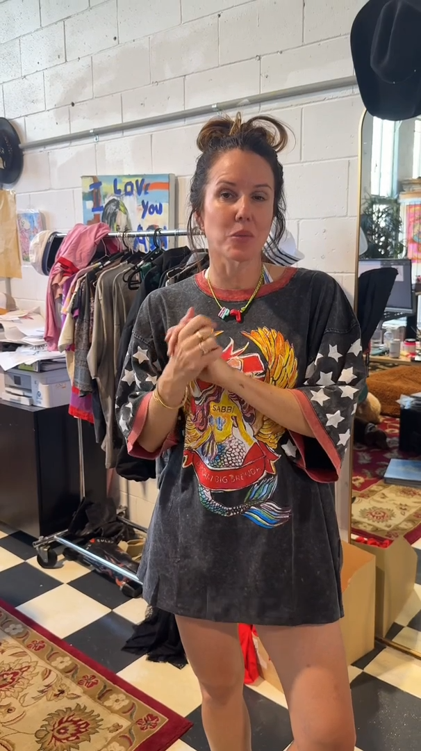 Elysian Collective Sabbi The Very Oversized Vintage Dream Big Brenda Tee Black