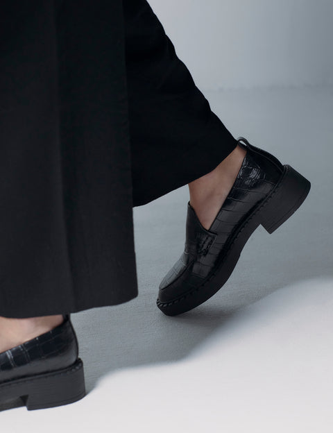 Elysian Collective La Tribe Fleur Loafer Black Croc