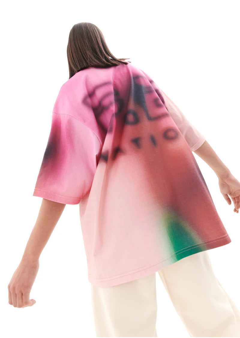 PE NATION - IMMERSION TEE IN BLUR MULTI PRINT