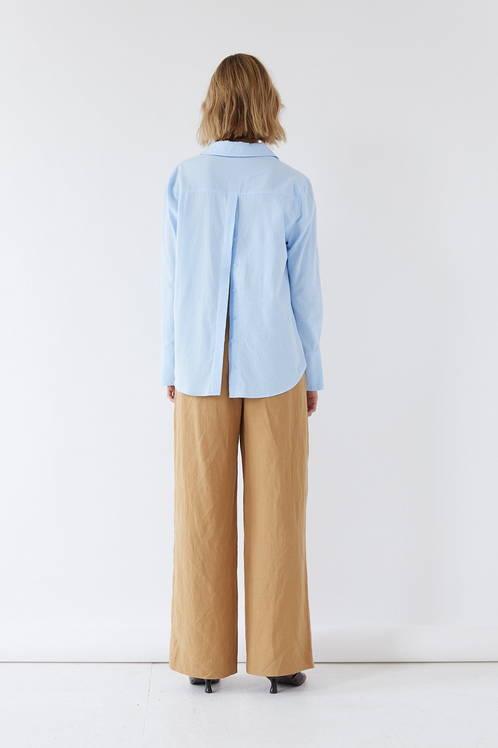 SOVERE / STUDIO - ELIDE MULTI WEAR SHIRT (POWDER BLUE)