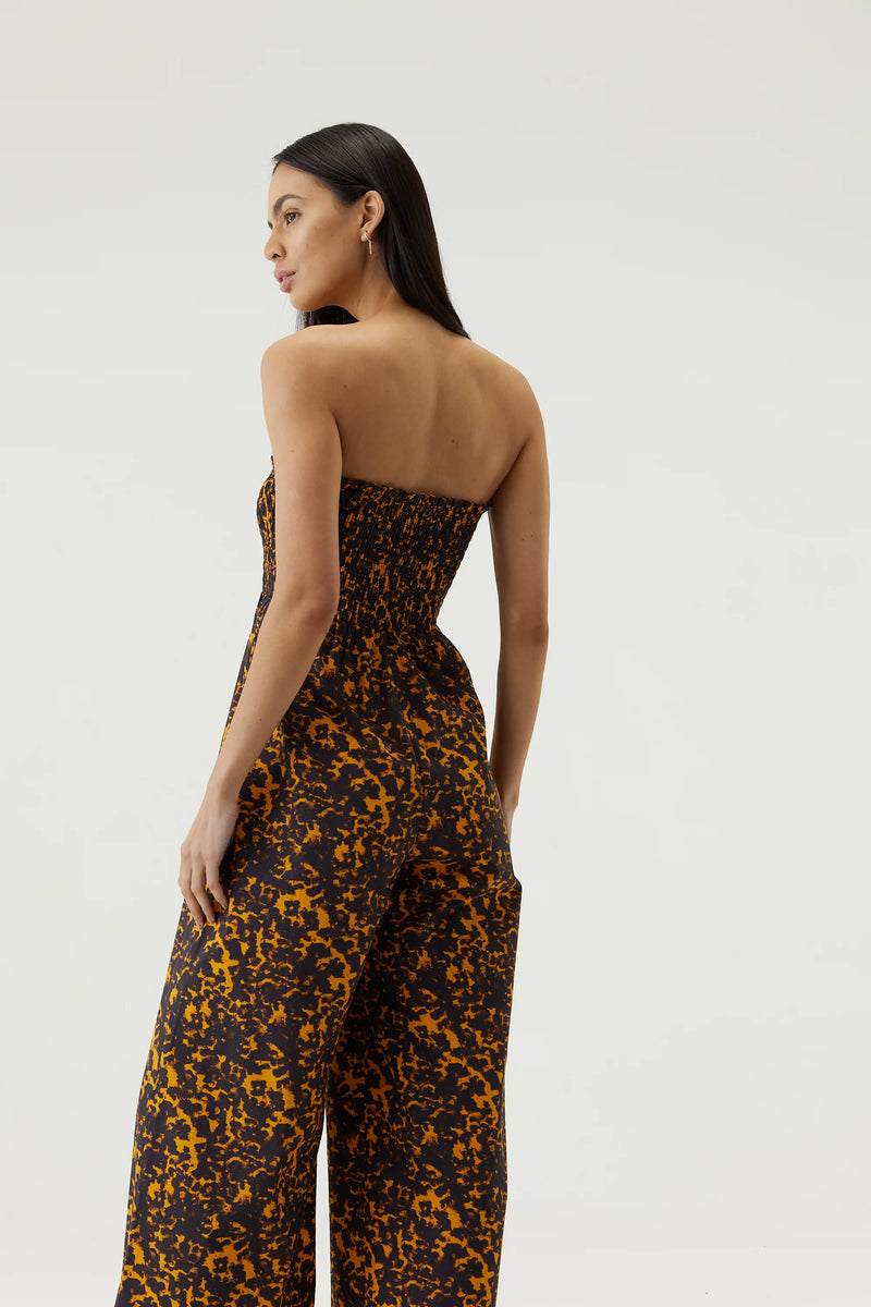 Form fitting top strapless romper