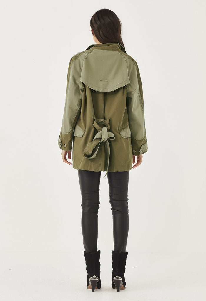 REMAIN - SCENE TRENCH (KHAKI)